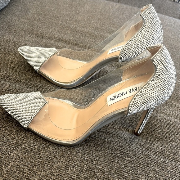 Steve Madden Malibu-R Rhinestone Vinyl Pointed-Toe Pumps Size 7.5 - Picture 4 of 14